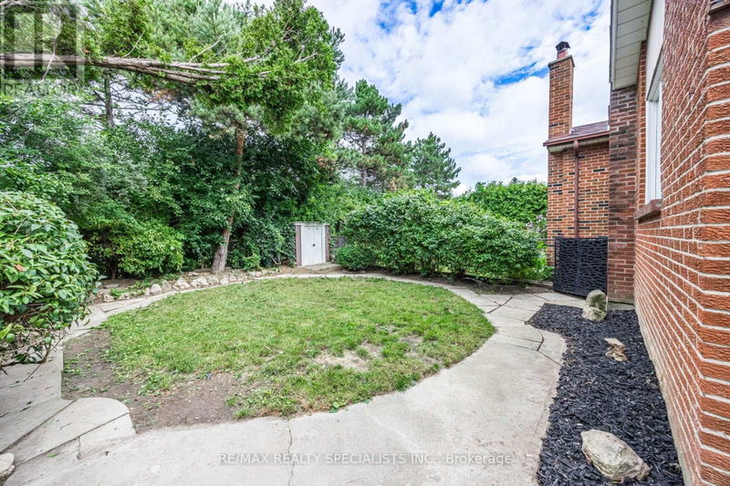 30 Winterfold Drive  Brampton (Madoc), L6V3T2 | Image 33