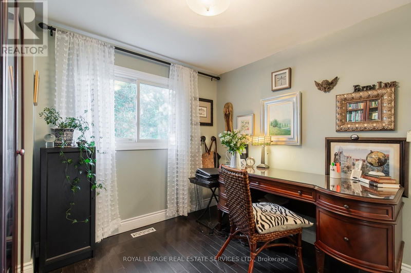 108 Chalmers Street  Oakville (Bronte West), L6L5P4 | Image 25