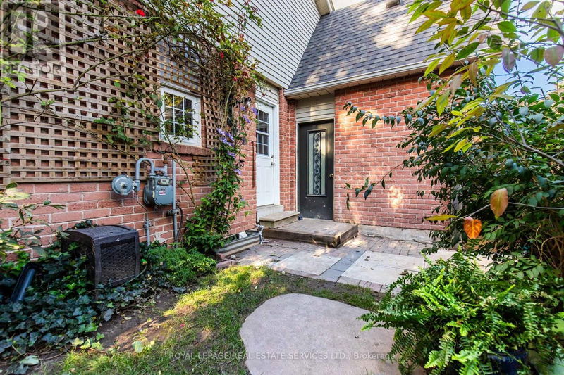 108 Chalmers Street  Oakville (Bronte West), L6L5P4 | Image 38