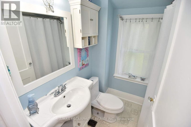 2 Watt Avenue East Toronto (Keelesdale-Eglinton West), M6M3R1 | Image 25