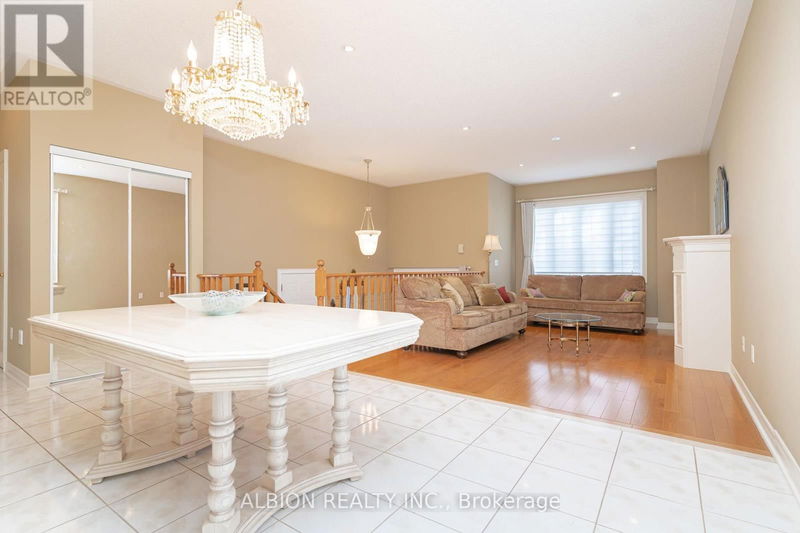 30 Rushbrook Drive  Brampton (Vales of Castlemore), L6P1E4 | Image 11