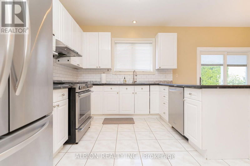 30 Rushbrook Drive  Brampton (Vales of Castlemore), L6P1E4 | Image 14