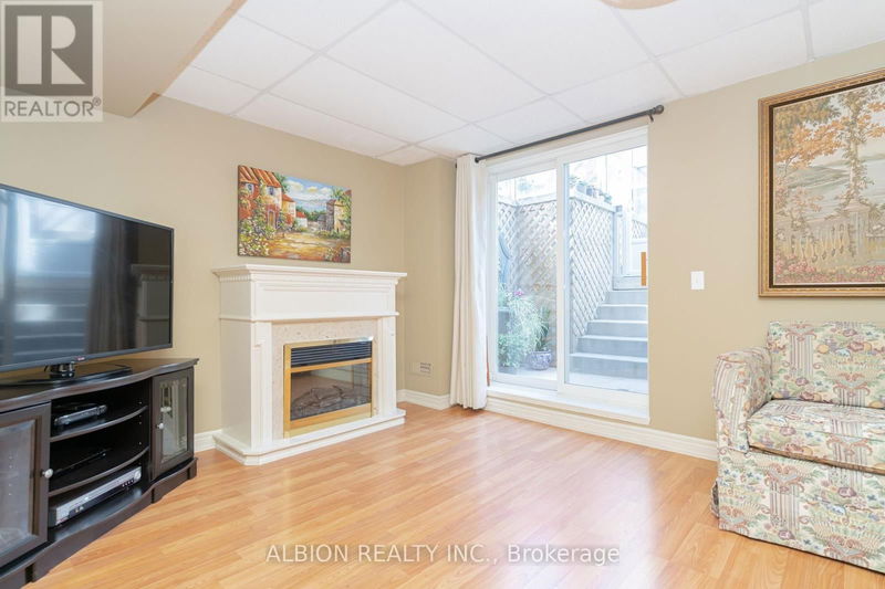 30 Rushbrook Drive  Brampton (Vales of Castlemore), L6P1E4 | Image 24