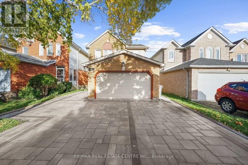 33 Trammell Lane  Brampton (Fletcher's West), L6Y4J3 | Image 1