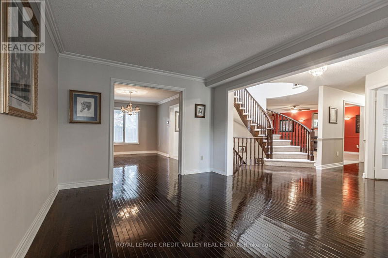 1460 Bancroft Drive  Mississauga (East Credit), L5V1L6 | Image 8