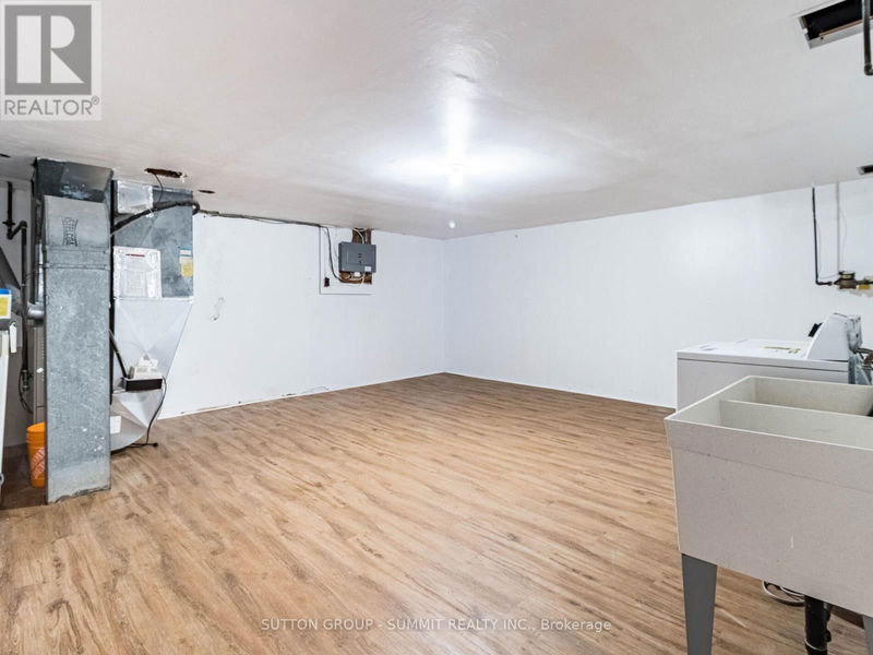 29 Stonegate Road  Toronto (Stonegate-Queensway), M8Y1V8 | Image 26