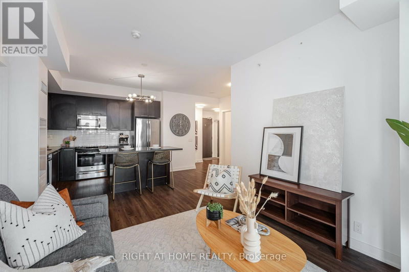  528 - 10 Park Lawn Road  Toronto (Mimico), M8V0H9 | Image 14