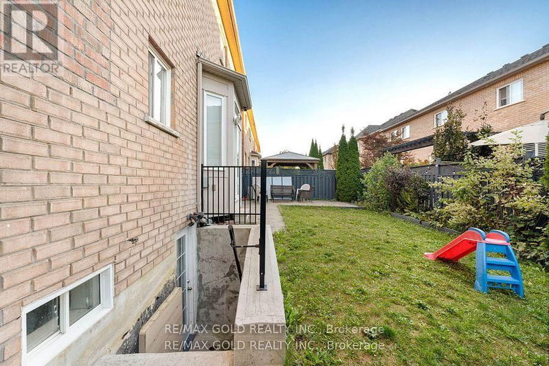 12 Castle Mountain Drive  Brampton (Sandringham-Wellington), L6R2Y1 | Image 39