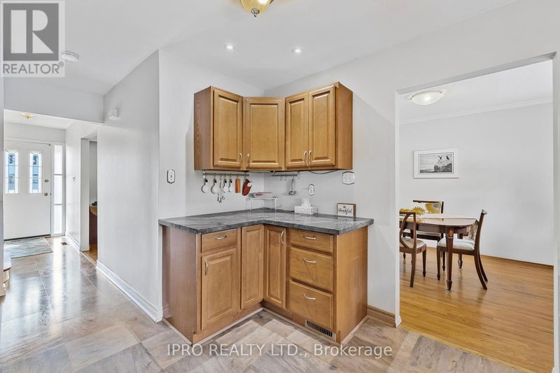 6 Golf View Drive  Brampton (Brampton East), L6W1A5 | Image 12