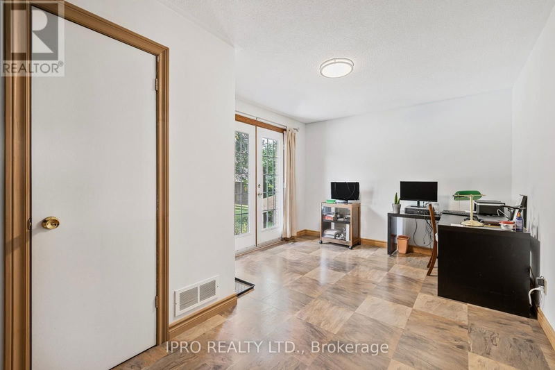 6 Golf View Drive  Brampton (Brampton East), L6W1A5 | Image 13