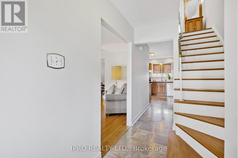 6 Golf View Drive  Brampton (Brampton East), L6W1A5 | Image 15