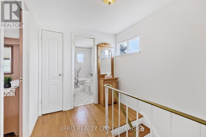 6 Golf View Drive  Brampton (Brampton East), L6W1A5 | Image 16