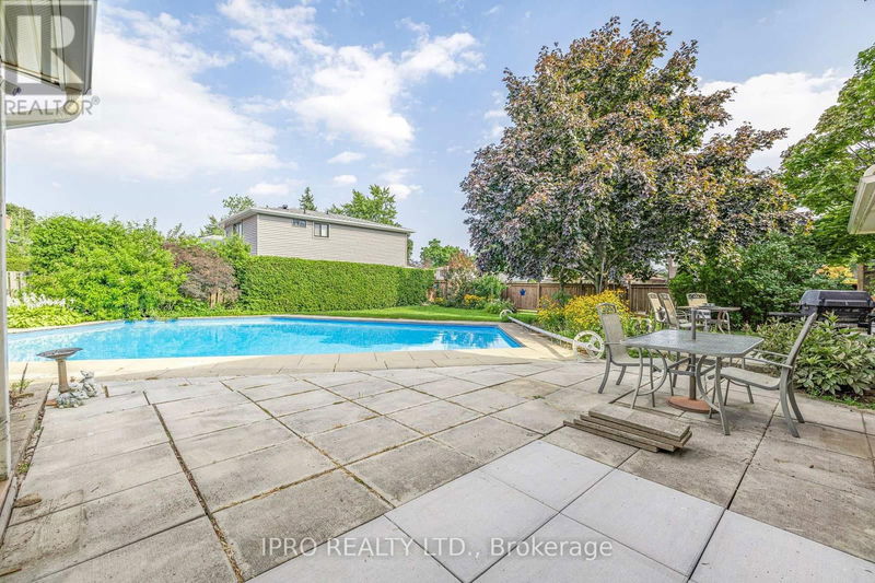 6 Golf View Drive  Brampton (Brampton East), L6W1A5 | Image 31