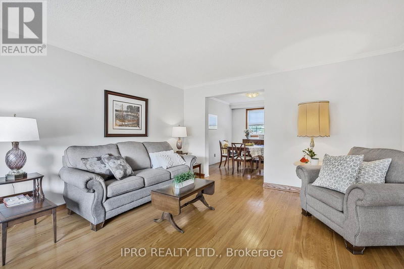 6 Golf View Drive  Brampton (Brampton East), L6W1A5 | Image 7