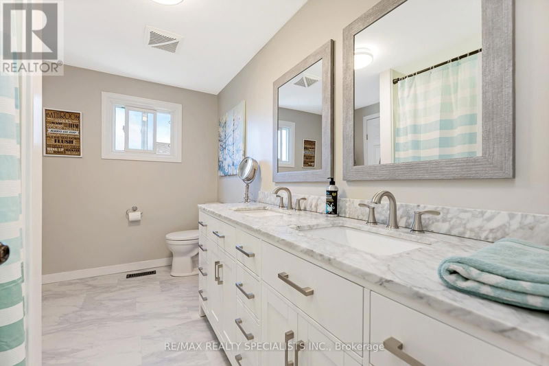 881 LAURIER Avenue  Milton (Timberlea), L9T4H4 | Image 18