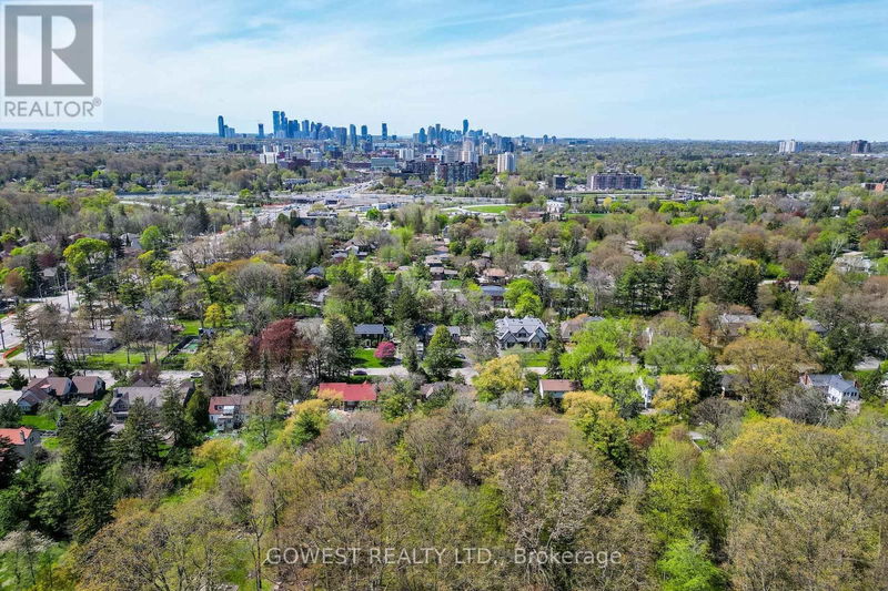 62 Pinewood Trail  Mississauga (Mineola), L5G2L1 | Image 30