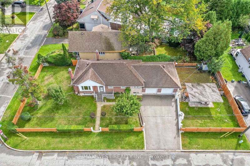 60 Parkchester Road  Toronto (Brookhaven-Amesbury), M6M2S2 | Image 1