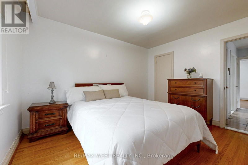 60 Parkchester Road  Toronto (Brookhaven-Amesbury), M6M2S2 | Image 16