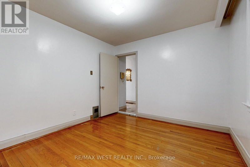 60 Parkchester Road  Toronto (Brookhaven-Amesbury), M6M2S2 | Image 19