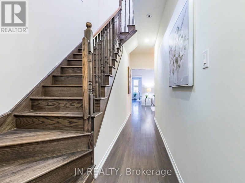 21 BAFFIN Crescent  Brampton (Northwest Brampton), L7A4K7 | Image 3