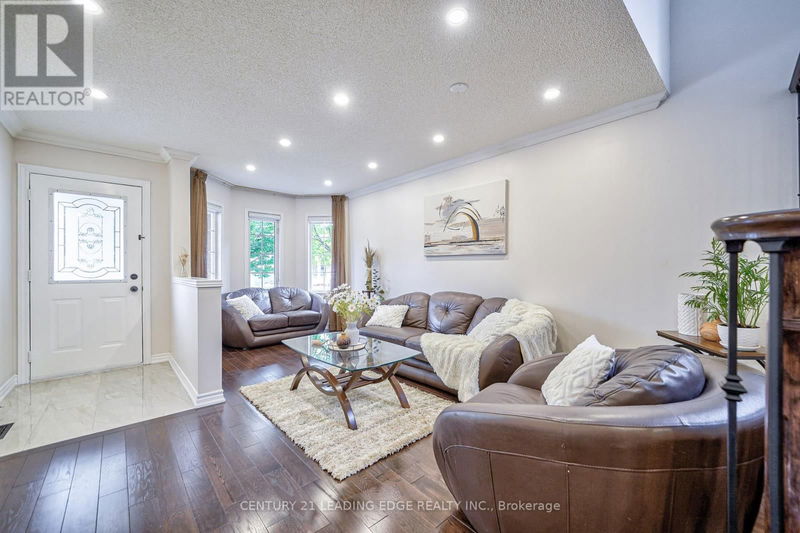 3263 Camberwell Drive  Mississauga (Churchill Meadows), L5M6T2 | Image 2