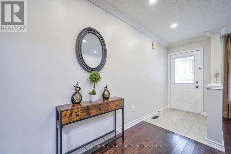 3263 Camberwell Drive  Mississauga (Churchill Meadows), L5M6T2 | Image 3