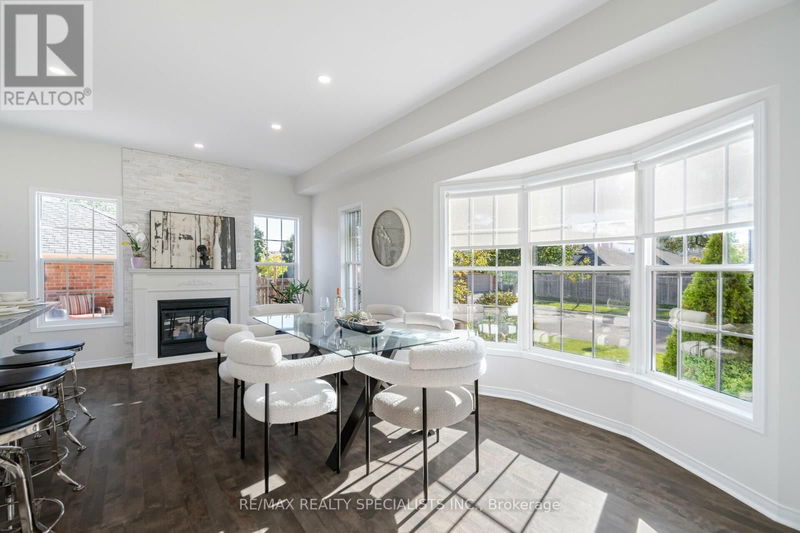 202 Littlewood Drive  Oakville (Uptown Core), L6H6T6 | Image 9