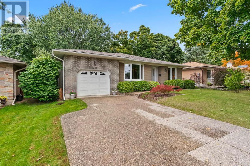 1252 Kensington Park Road  Oakville (Iroquois Ridge South), L6H2G9 | Image 2