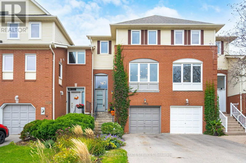 1138 Leewood Drive  Oakville (Glen Abbey), L6M3B7 | Image 1