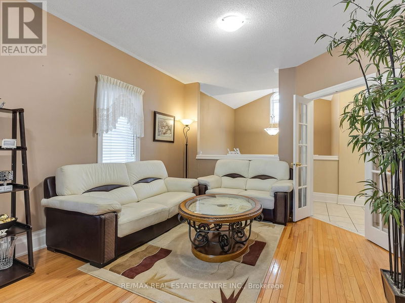 73 Baybrook Road  Brampton (Snelgrove), L7A1L4 | Image 5