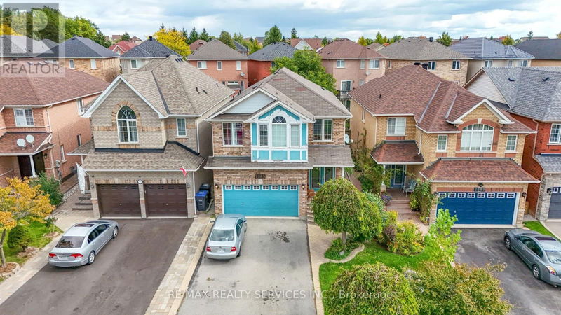 7389 Lantern Fly Hollow  Mississauga (Meadowvale Village), L5W1K1 | Image 1