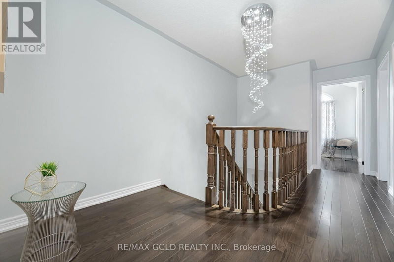 83 Yellowknife Road  Brampton (Sandringham-Wellington North), L6R3Z3 | Image 12