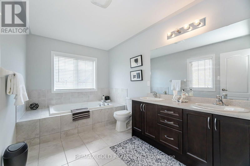 83 Yellowknife Road  Brampton (Sandringham-Wellington North), L6R3Z3 | Image 14