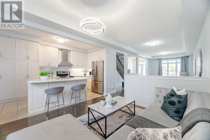 83 Yellowknife Road  Brampton (Sandringham-Wellington North), L6R3Z3 | Image 9