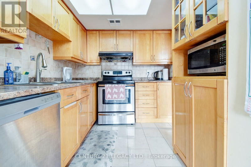  1410 - 10 Markbrook Lane  Toronto (Mount Olive-Silverstone-Jamestown), M9V5E3 | Image 17