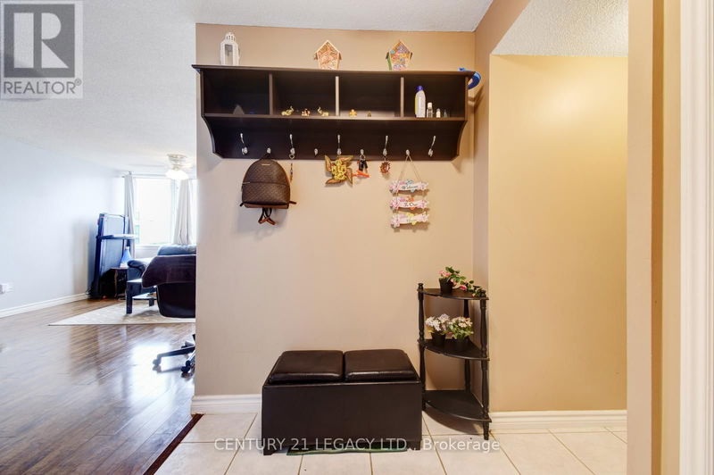  1410 - 10 Markbrook Lane  Toronto (Mount Olive-Silverstone-Jamestown), M9V5E3 | Image 8