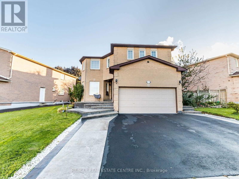 55 Castlehill Road  Brampton (Northwood Park), L6X4C9 | Image 1