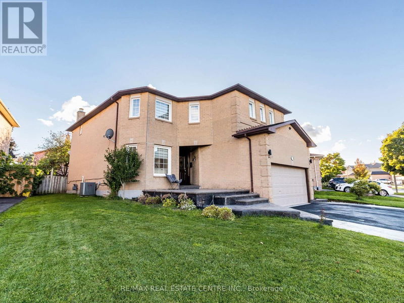 55 Castlehill Road  Brampton (Northwood Park), L6X4C9 | Image 2