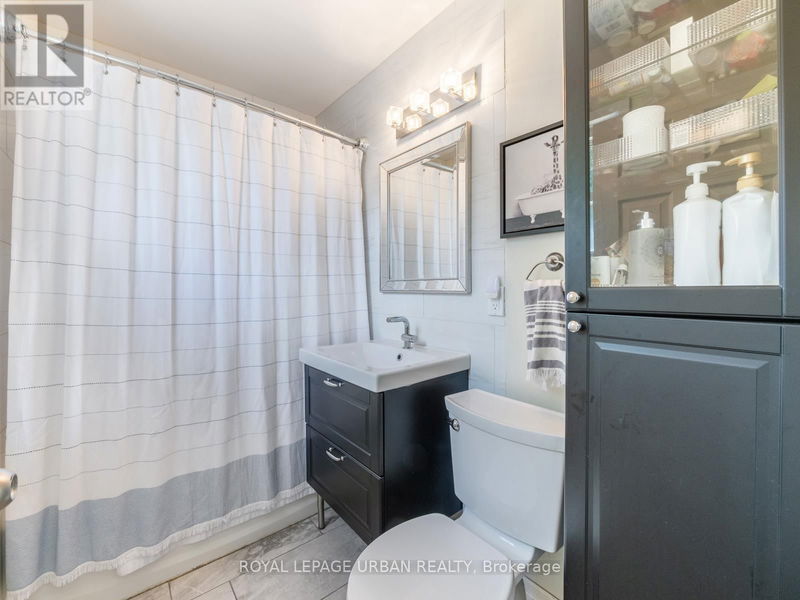 93 Hadrian Drive  Toronto (Elms-Old Rexdale), M9W1V7 | Image 10