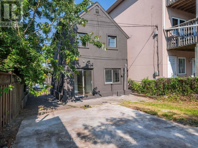 323 Gilbert Avenue South Toronto (Caledonia-Fairbank), M6E4W9 | Image 26