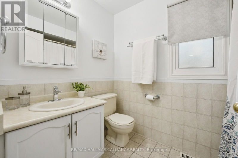 179 Romain Crescent  Oakville (College Park), L6H5A5 | Image 25