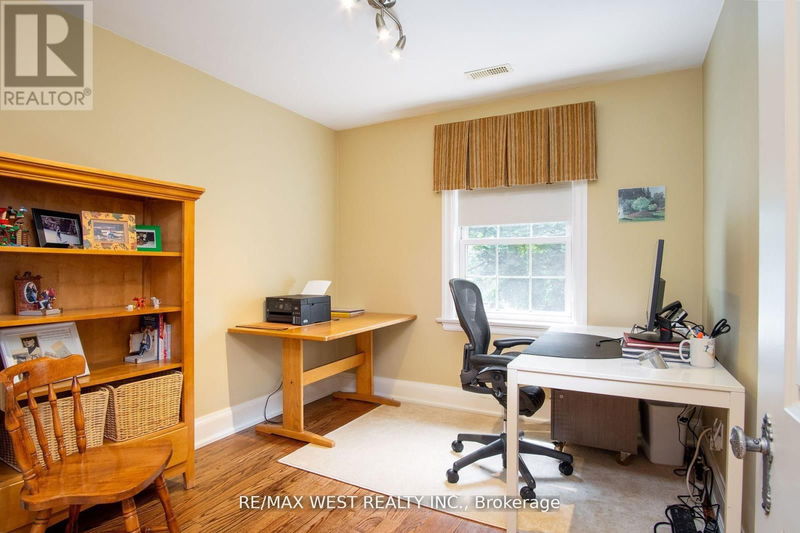 16 Ashton Manor  Toronto (Stonegate-Queensway), M8Y2N5 | Image 11