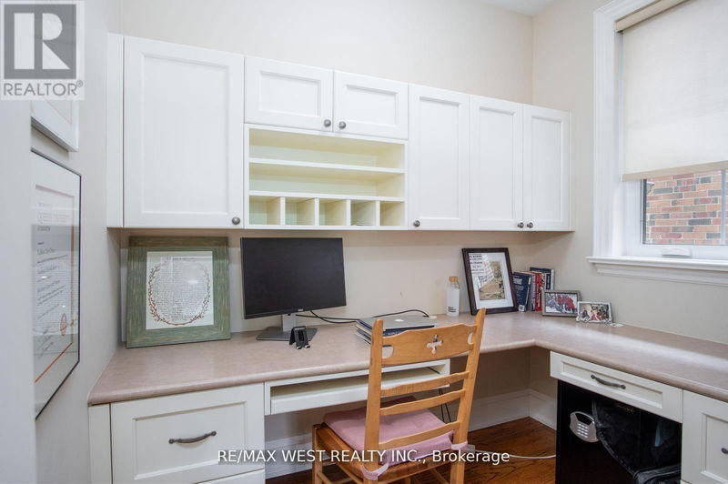 16 Ashton Manor  Toronto (Stonegate-Queensway), M8Y2N5 | Image 8