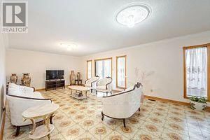 10 Larchmere Avenue  Toronto (Humber Summit), M9L2N1 | Image 2