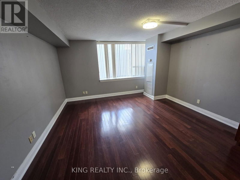  829 - 2737 Keele Street  Toronto (Downsview-Roding-CFB), M3M2E9 | Image 4