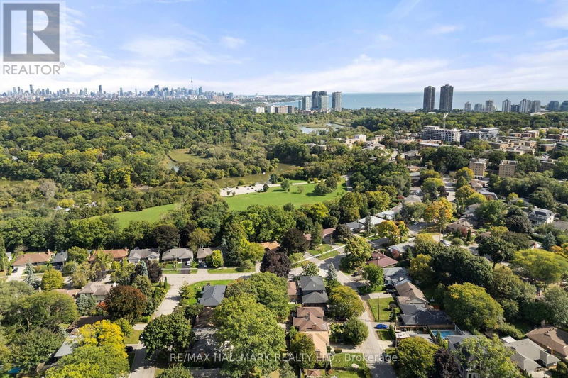 71 Riverwood Parkway  Toronto (Stonegate-Queensway), M8Y4E4 | Image 22