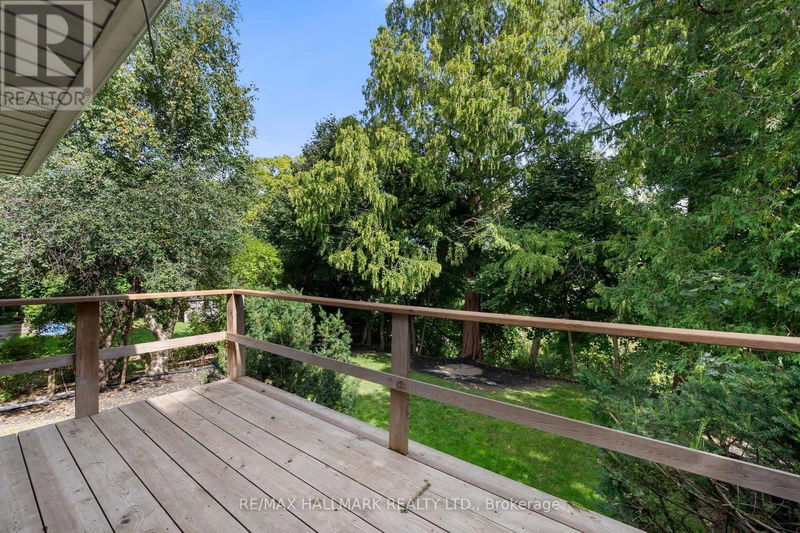 71 Riverwood Parkway  Toronto (Stonegate-Queensway), M8Y4E4 | Image 6