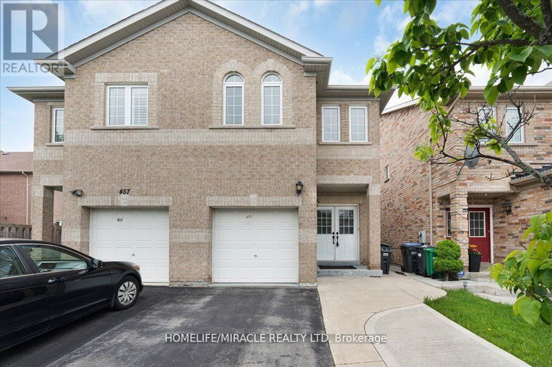 455 Comiskey Crescent  Mississauga (Meadowvale Village), L5W0C7 | Image 2