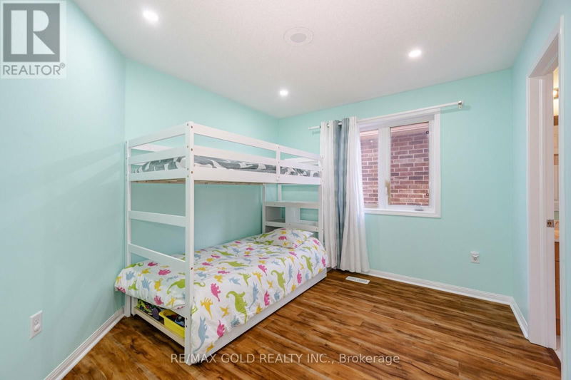 3 Bloom Drive  Brampton (Brampton East), L6P3C4 | Image 16