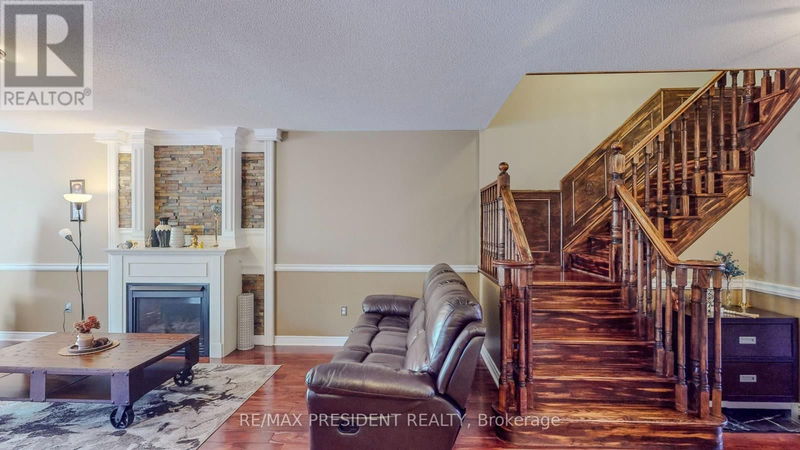 36 Clarion Road  Brampton (Fletcher's Meadow), L7A3T5 | Image 12